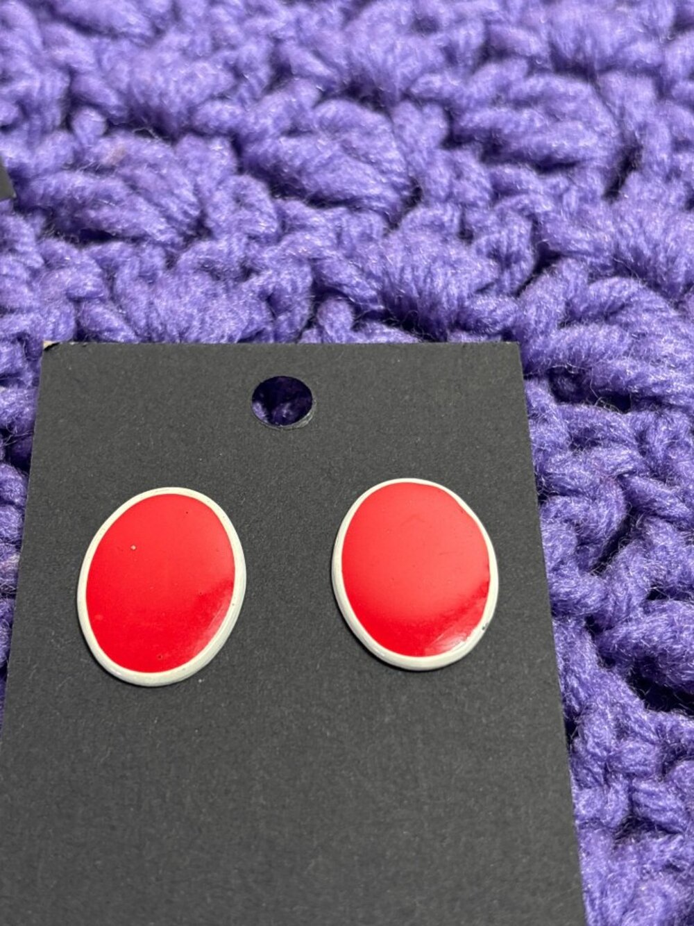 Vintage Red and White Metal Oval Stud Earrings 0.75 inches